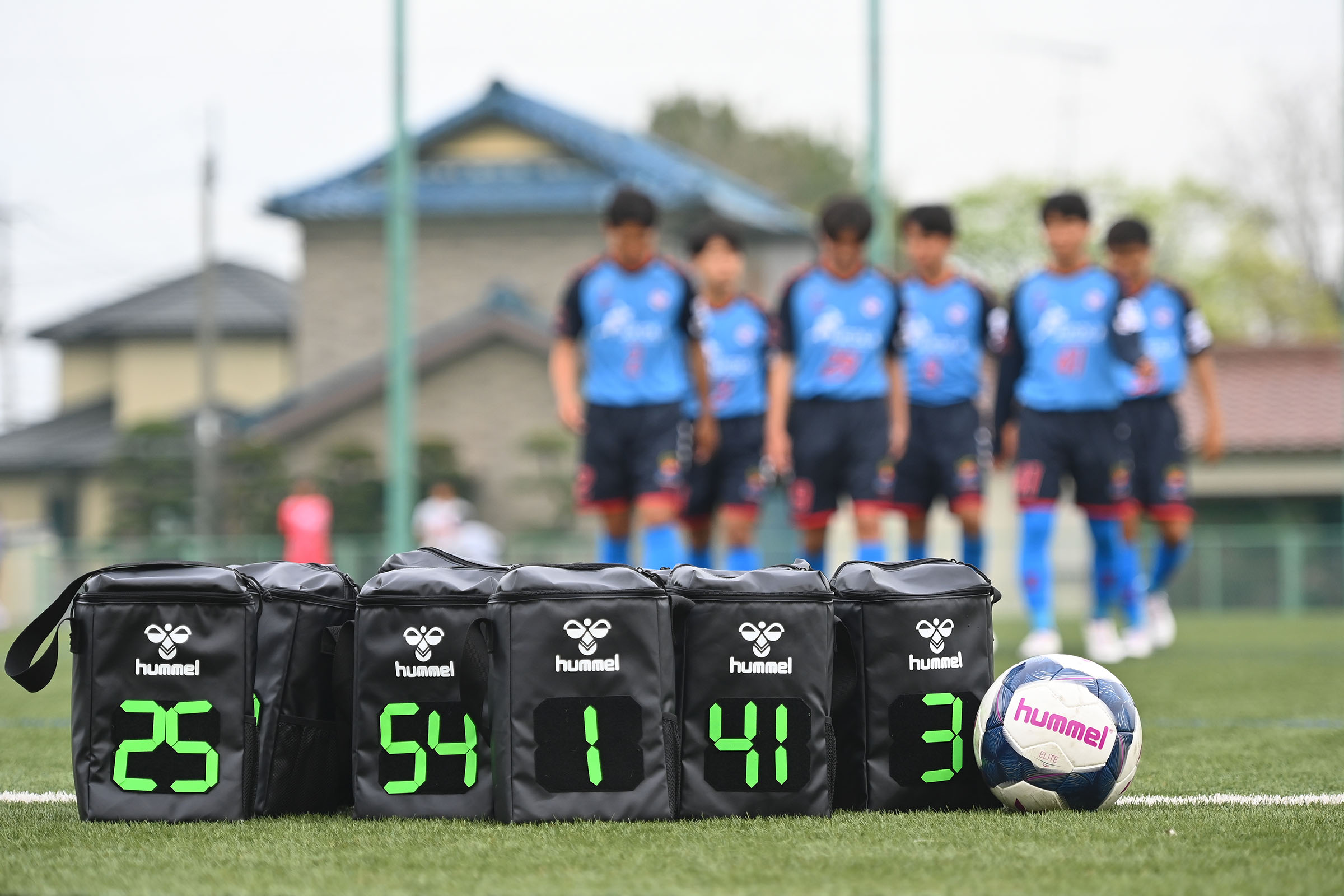 東京成徳大深谷高校サッカー部、「個人荷物を便利に収納するバッグ」 - hummel Official Web Site