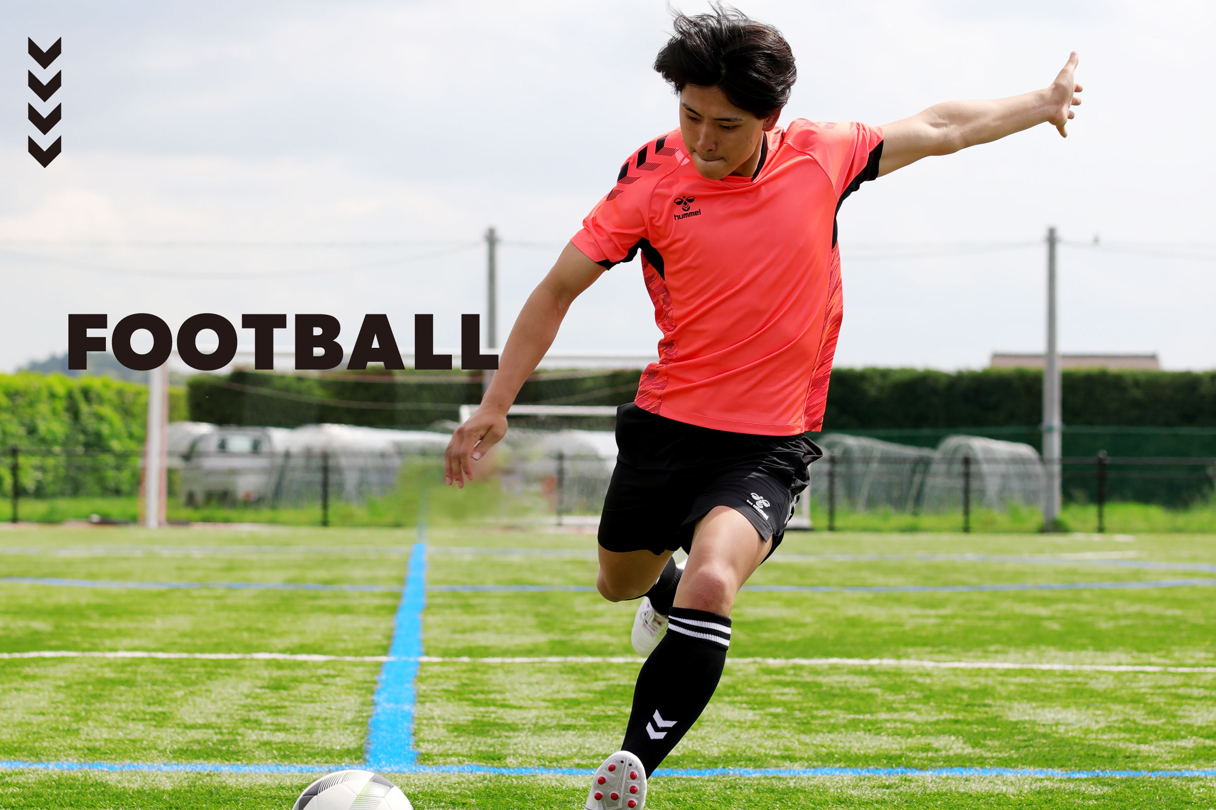サポートするjクラブがトレーニングに着用するフットボール専用ウェア Hummel Official Web Site